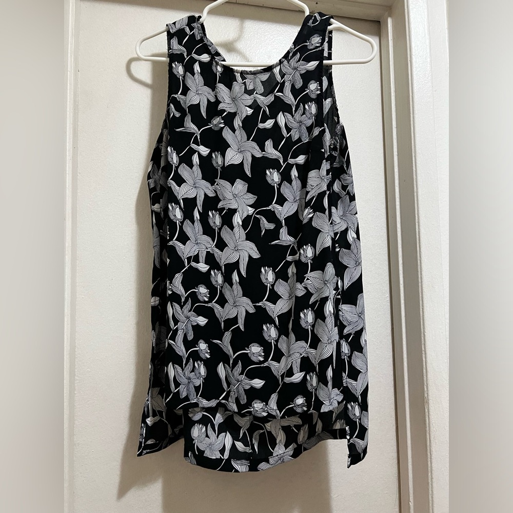 Sleeveless blouse